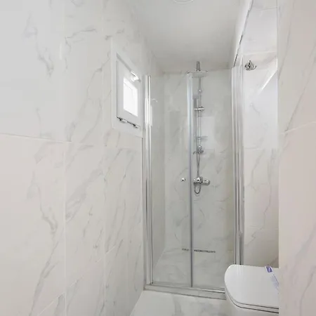 Modern Bright Cozy 1bed1bath Hidden Gem! #79 Lägenhet Istanbul